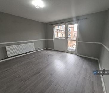 1 bedroom in a flat share to rent - Photo 4