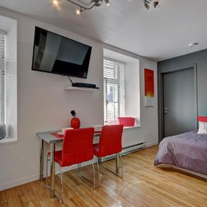 2 AVRIL- Studio fonctionnel en plein ♥ du Vieux-Québec - Photo 2