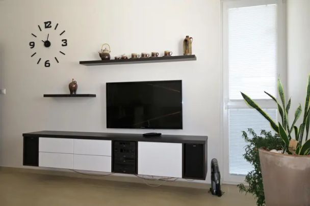 Pronájem cihlového bytu 2+kk s lodžií v Brně - Kamechách + garážové stání - Photo 1