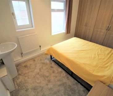 3 bedroom terraced house to rent - Photo 6
