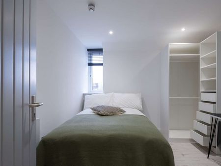 Apt 3, Aberdeen House Room 3 - Photo 3