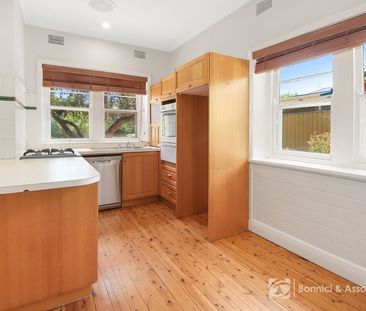 SOUGHT-AFTER EAST ALBURY - Photo 3