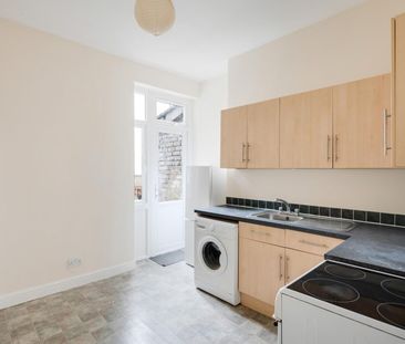 2 Bed Flat - Photo 5