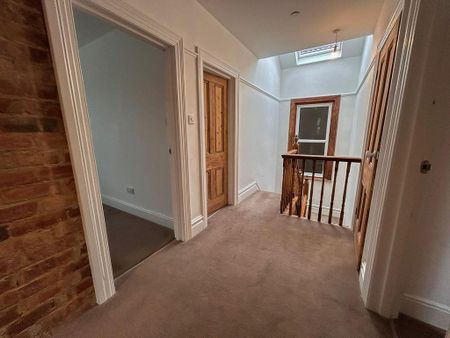 4 bedroom detached house to rent - Photo 3