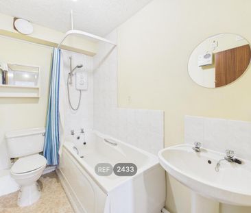 2 bedroom flat to rent - Photo 5