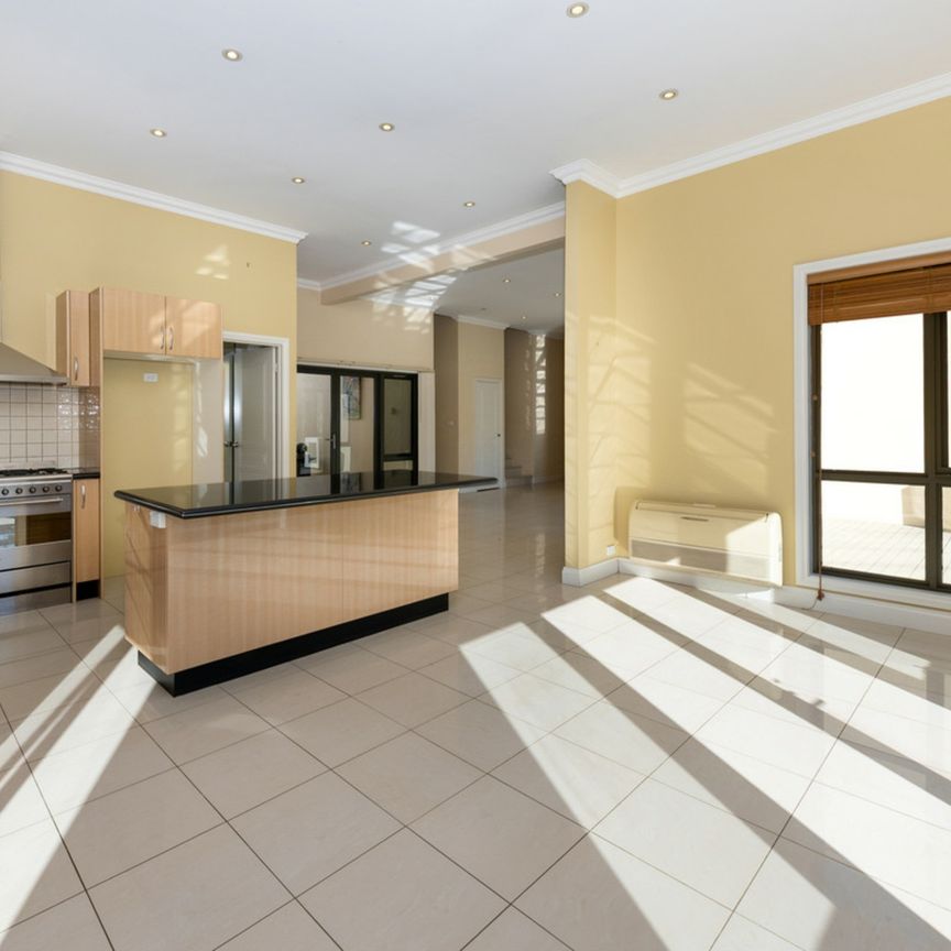 Large family home - Photo 1
