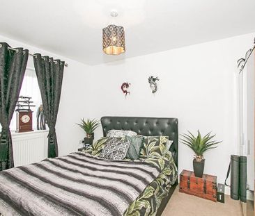 3 bedroom terraced house to rent - Photo 2
