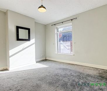 2 bedroom end of terrace house to rent - Photo 5