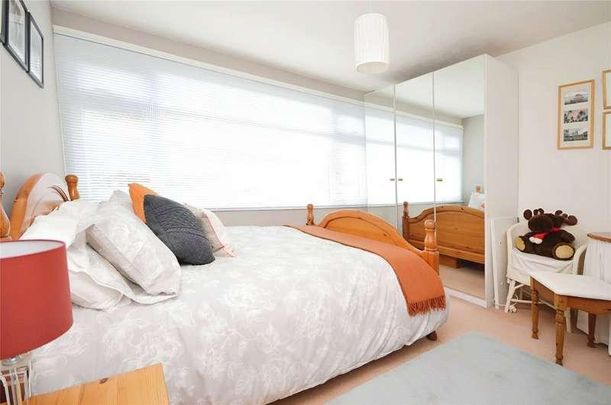 Dunster Crescent, Hornchurch, Essex, RM11 - Photo 1