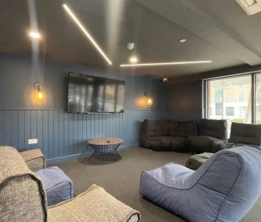 Bronze Studio - Photo 1