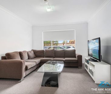 Great Townhouse in Lurnea - Photo 1