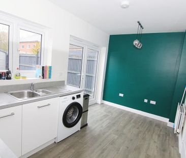 3 bedroom terraced house to rent - Photo 6