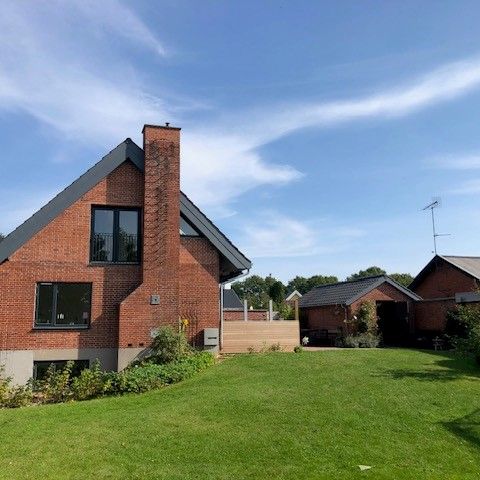 Lys, rummelig og umøbleret villa i Lyngby – Kulsviertoften - Photo 1