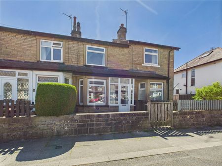 Terraced House to rent on - Photo 5