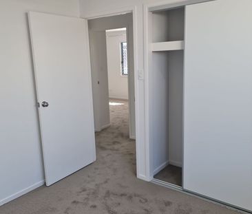 Avail 16/04/26-DUCTED AIR-4 BEDROOM- 2 BATHROOM TOWNHOUSE IN GREAT ... - Photo 2