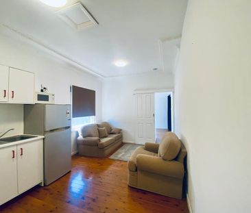 1 (one) Bedroom unit FOR RENT in Carlingford. - Photo 1