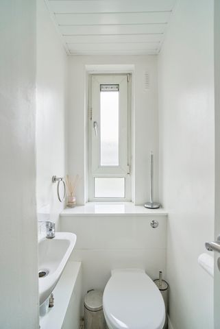 Howcroft House – Room 3 - Photo 4