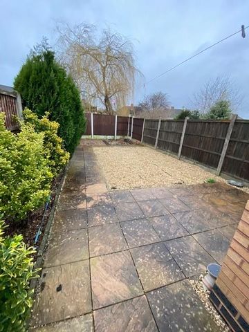 3 bedroom terraced house to rent - Photo 4