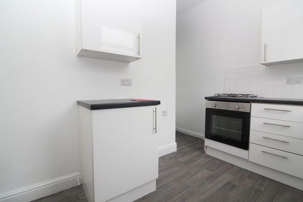 2 Bedroom Mid Terraced House - Photo 1