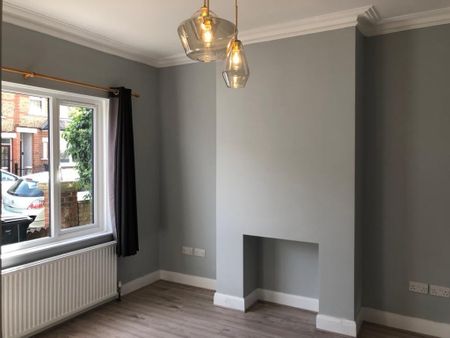 2 Bed Semi-Detached House, Abbey Road, CR0 - Photo 4