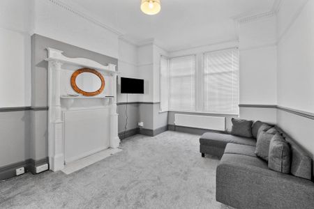 1 bedroom in a house share to rent - Photo 5