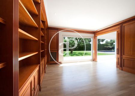 House for rent, with garden and pool in Pedralbes. - Photo 2