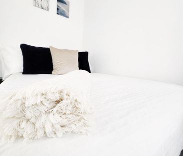 3 bedroom flat to rent - Photo 5