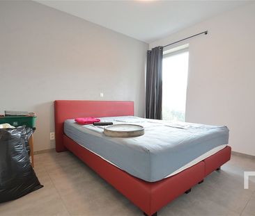 Recent appartement in centrum Poperinge met autostaanplaats. - Photo 2