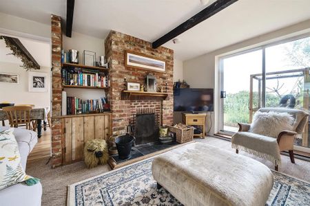 3 bedroom semi-detached house to rent - Photo 3