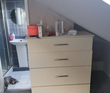 Room in a Shared House, Glencoe Avenue, IG2 - Photo 2