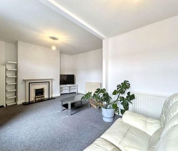2 bed upper flat to rent in NE31 - Photo 2