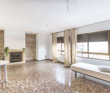 Piso de alquiler en Carrer Santa Bàrbara, ., Madrigal - Photo 1