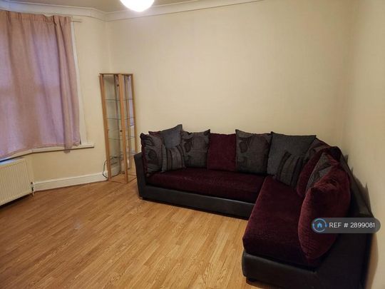 4 bedroom terraced house to rent - Photo 1