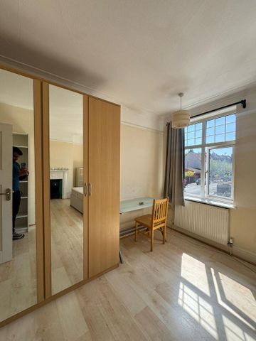 1 bedroom in a house share to rent - Photo 4