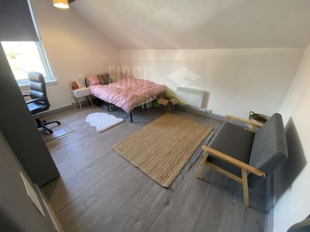 6 bedroom detached house to rent - Photo 5