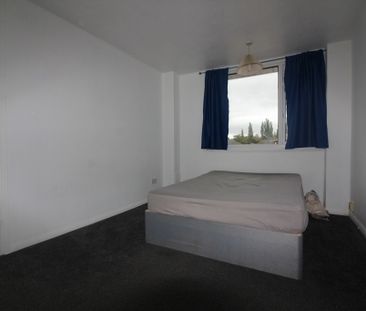 3 Bedroom End Terraced House - Photo 5