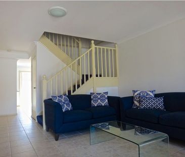 Beautiful townhouse in popular location next to Asyrian Church / Sc... - Photo 1