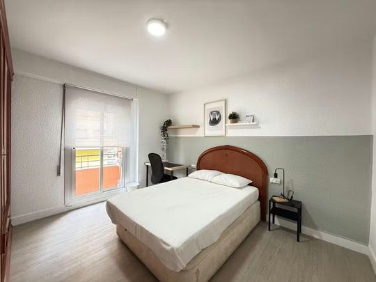 Avinguda de Peris i Valero, Valencia, Valencian Community 46004 - Photo 1