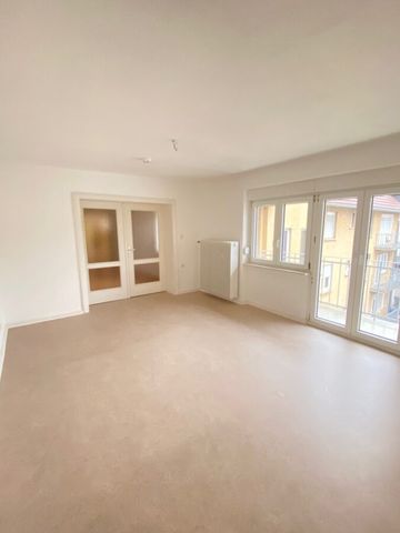 Gepflegte 3 ZKB mit Balkon in Stadennähe - Photo 2