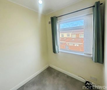 3 bedroom terraced house to rent - Photo 2