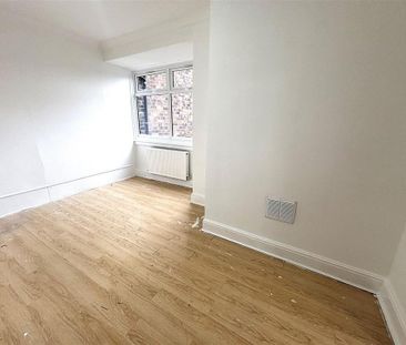 3 bedroom end of terrace house to rent - Photo 3