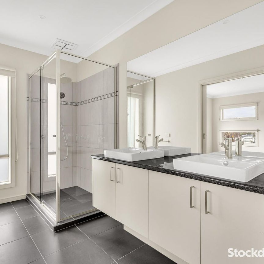 Family Home in A1 Location! - Photo 1