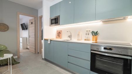 Room in a shared 4-bedroom apartment for rent in Sants-Badal, bills included - Photo 5