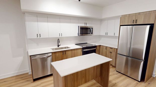 360 Laurier West - Photo 1