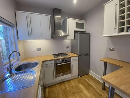 Haydon Park Road London, SW19 - Photo 4