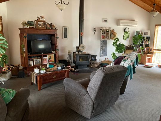 Strathfieldsaye - Photo 1