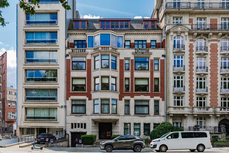 Beau Rez-De-Chaussée de caractère +/- 233 m² avec jardin - Photo 3