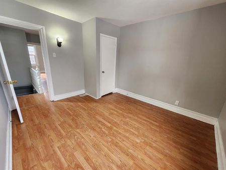 421 Bronson Avenue - 2 - Photo 2