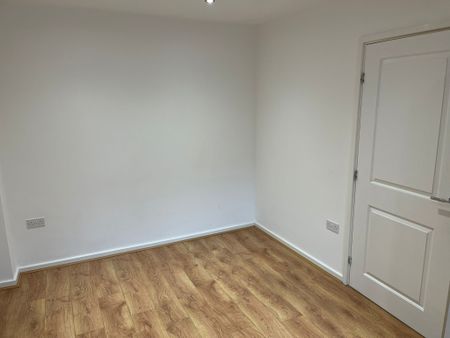 The Faraday - Photo 3