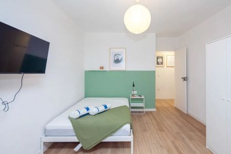 Carrer de Linares, Valencia, Valencian Community 46018 - Photo 2